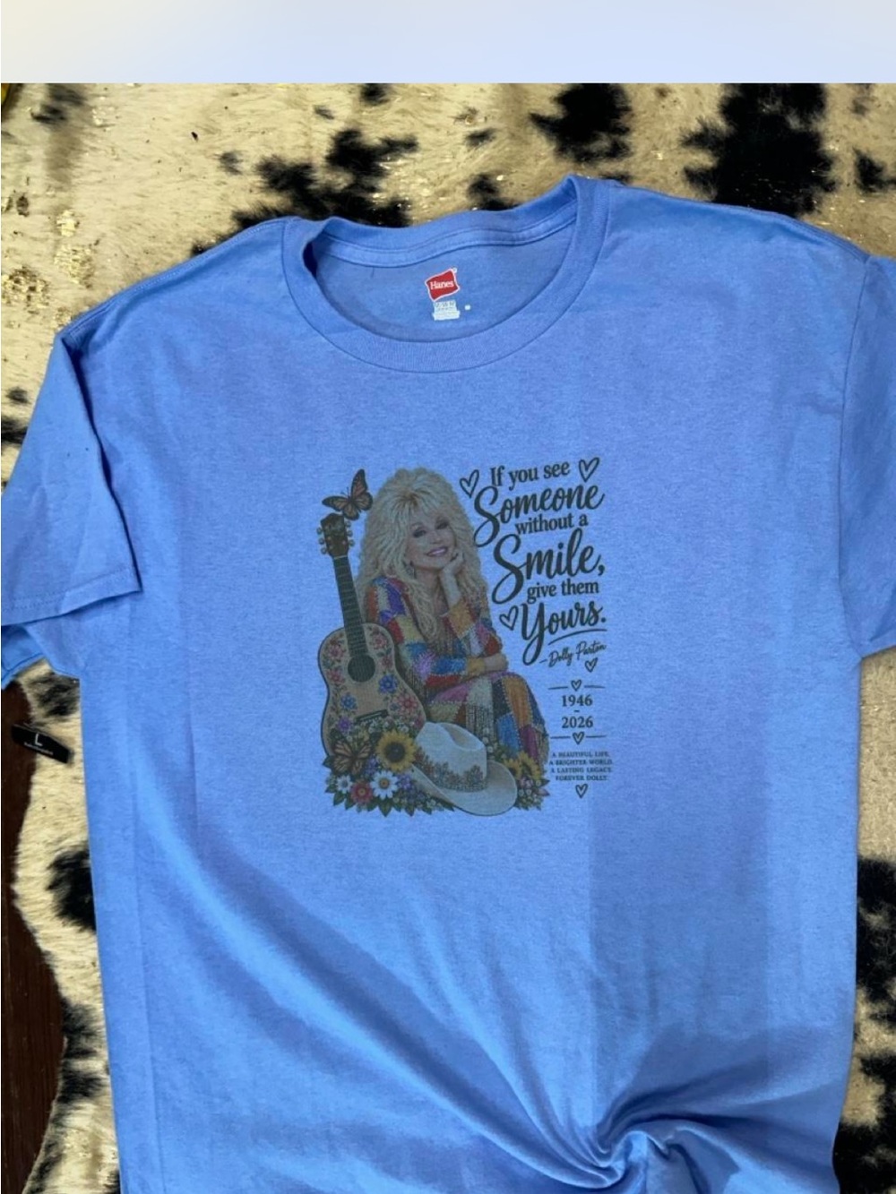 Hanes Women’s Light Blue Dolly Parton Graphic Tee Size Medium. New